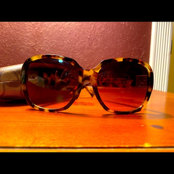 Coach Sunglasses - Picture 1 of 3
